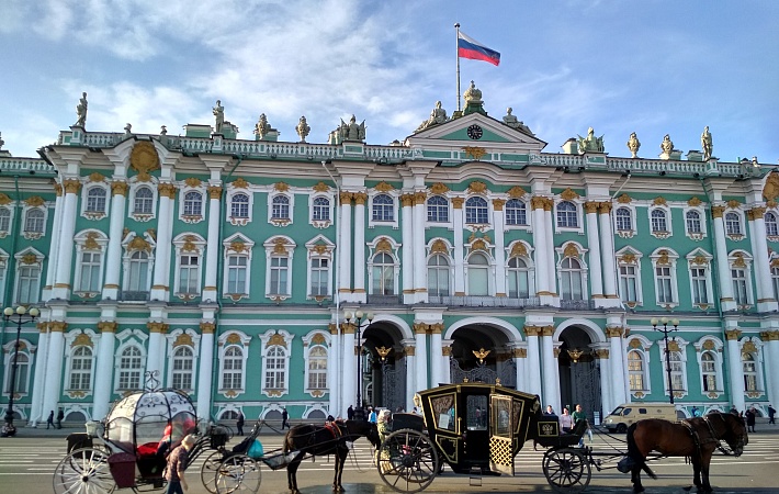 Экскурсия в Эрмитаж на День России